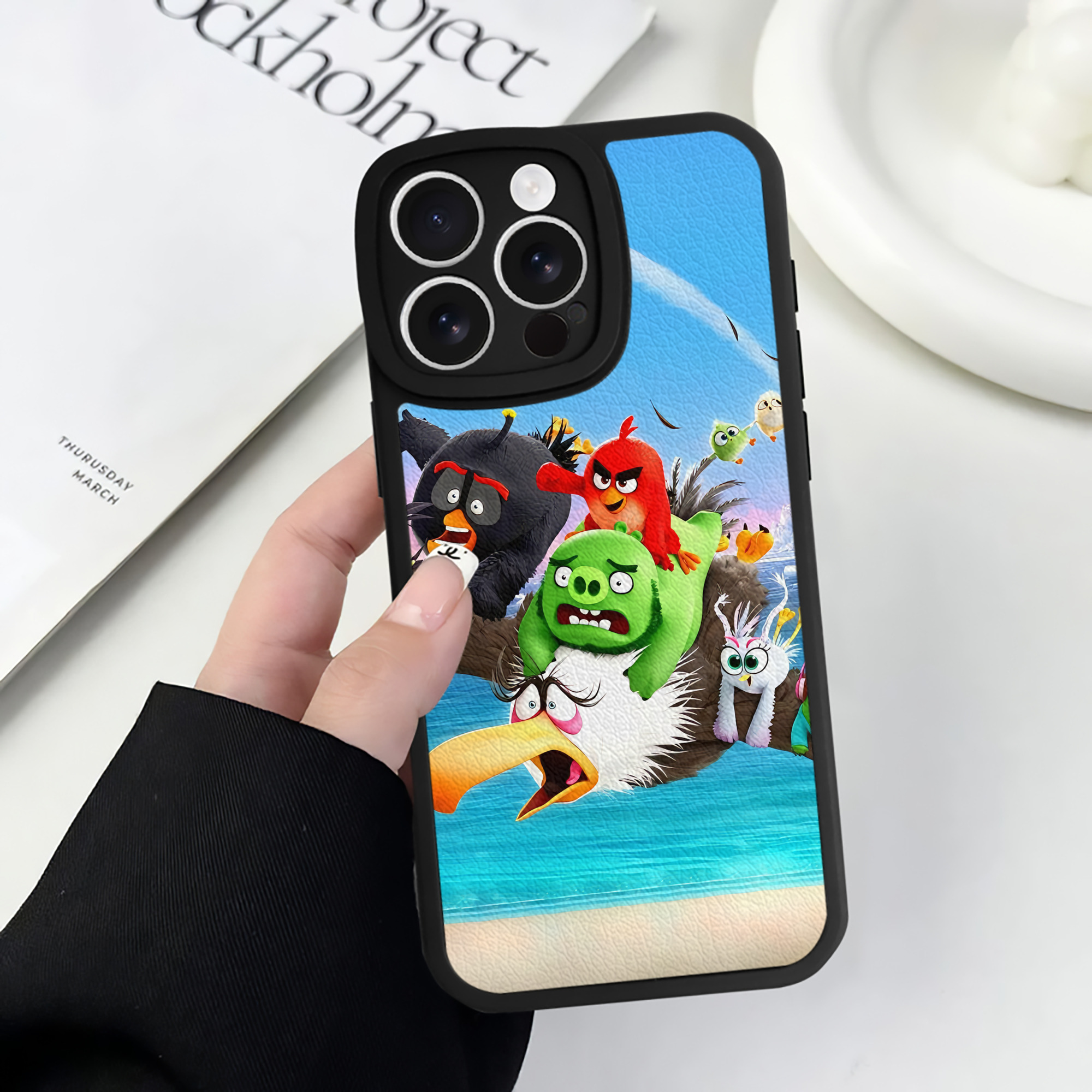 （画像用） Angry Birds アングリーバード 【iPhone 16シリーズ対応】シリコンスマホケース（レザー調） 材質：シリコン